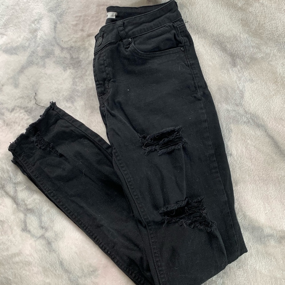 Refuge Black Ripped Jeans